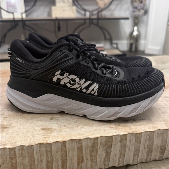 Hoka Women’s 6 Black and White Athletic Shoes